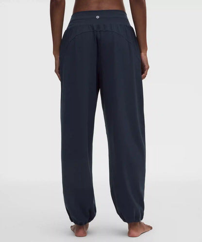 Groove Low-Rise Relaxed Cinch Pant *Regular