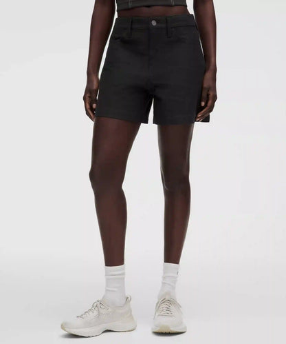 EasyFive Mid-Rise Short 4.5"