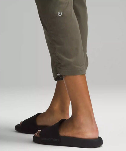 Dance Studio Mid-Rise Cropped Pant
