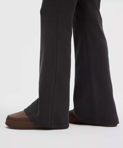 Brushed Softstreme Mid-Rise Flared Pant *Regular