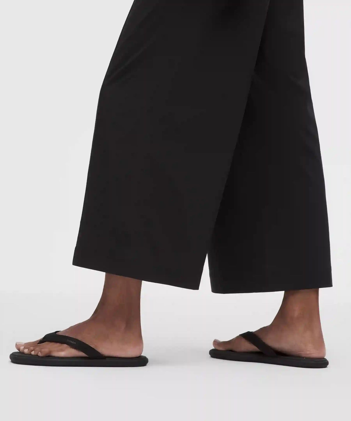 Breezily Mid-Rise Cropped Pant