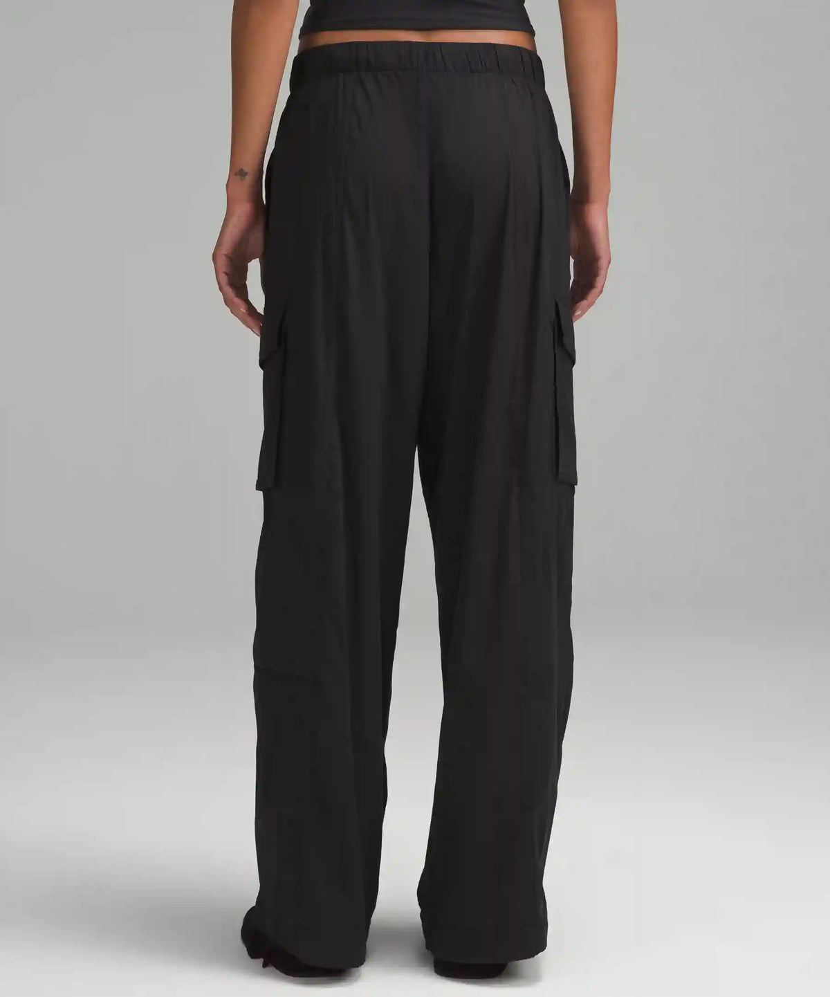Lightweight Adjustable Mid-Rise Cargo Pant