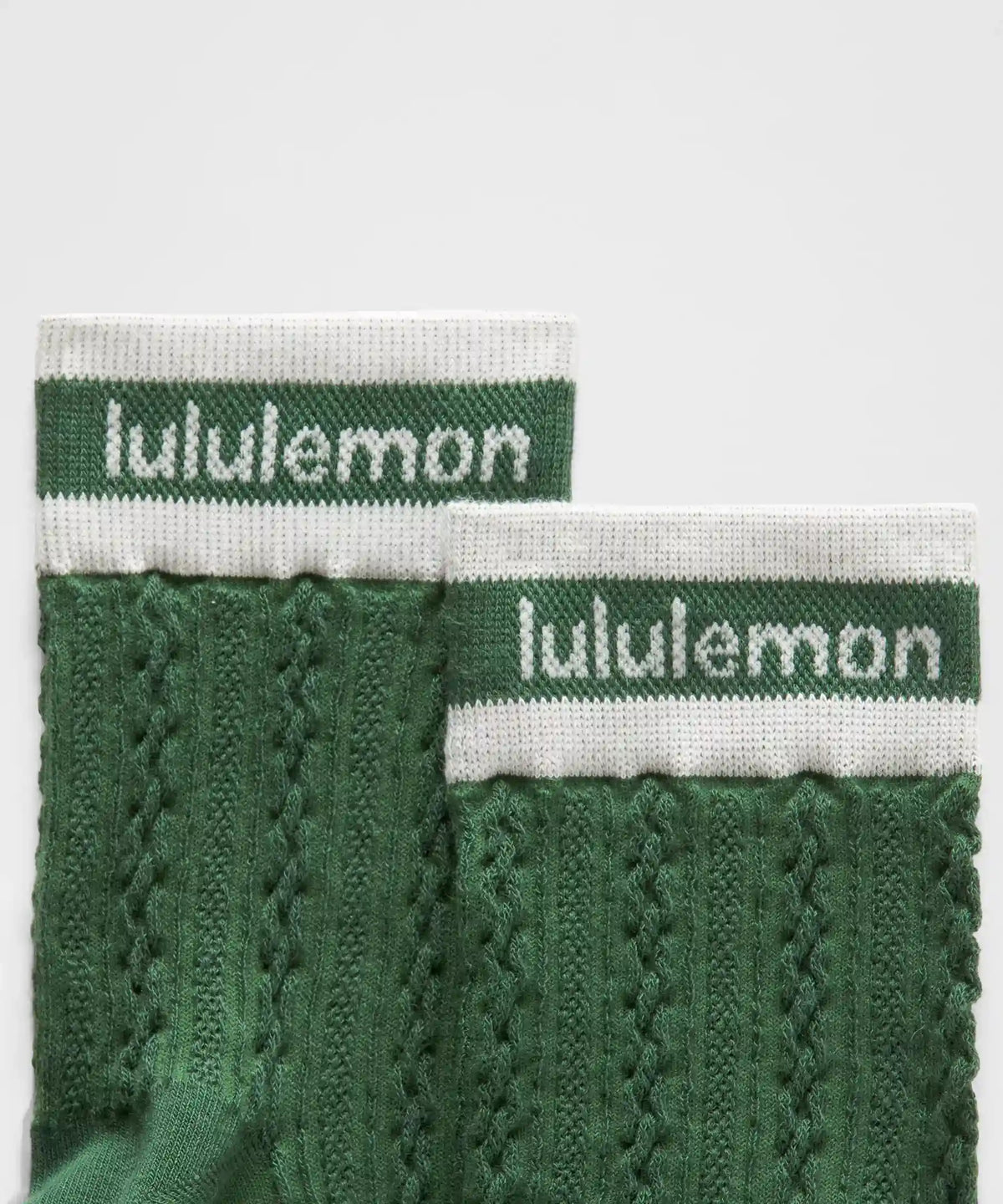 Unisex Cable-Knit Quarter Socks