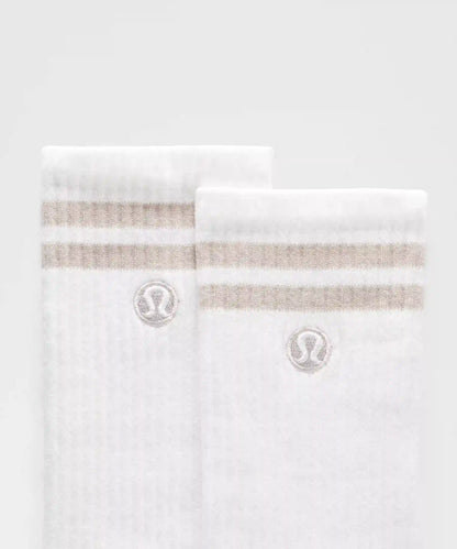 Unisex Daily Essential Crew Socks *Stripe