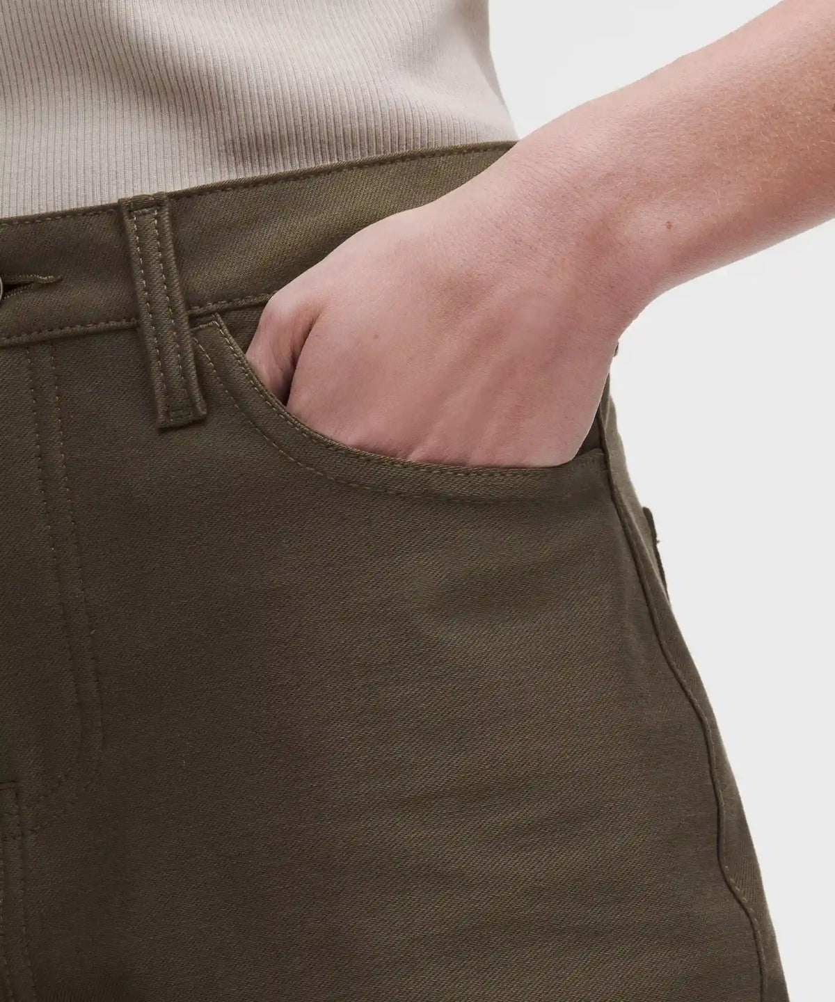 EasyFive Mid-Rise Short 4.5"