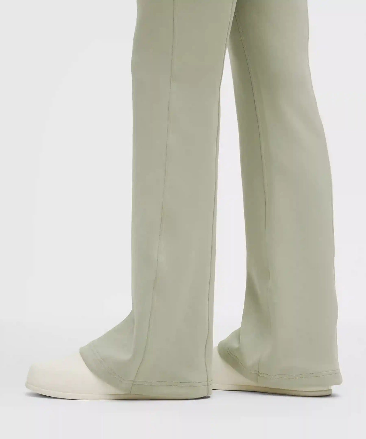 Brushed Softstreme Mid-Rise Flared Pant *Regular