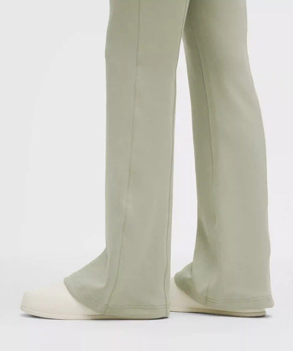 Brushed Softstreme Mid-Rise Flared Pant *Regular
