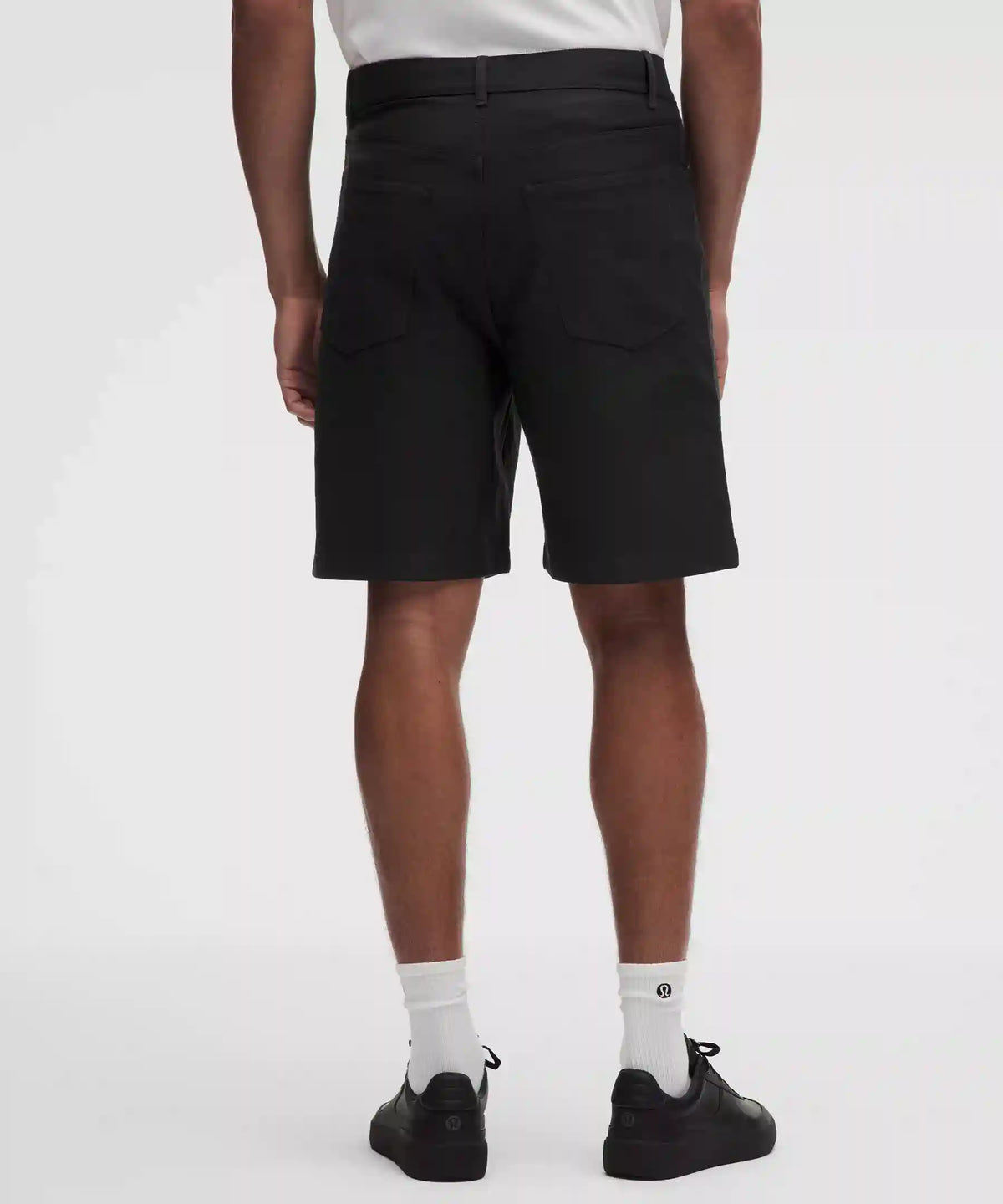 EasyFive Relaxed-Fit Short 9"