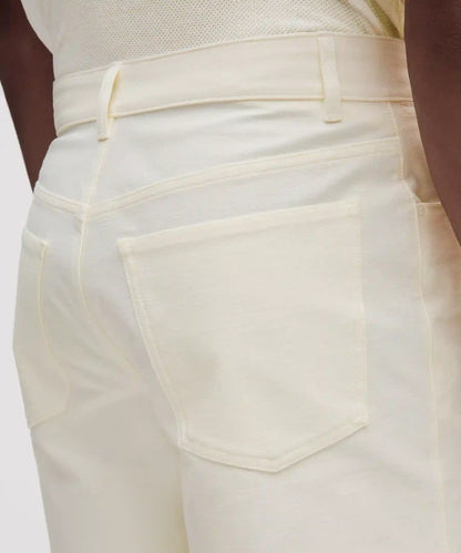 EasyFive Relaxed-Fit Short 9"