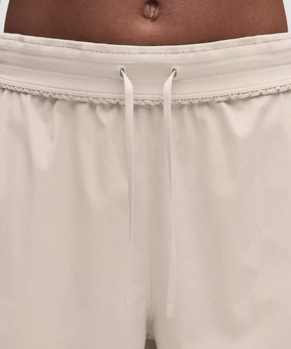 Woven Mid-Rise Barrel-Leg Pant *Regular