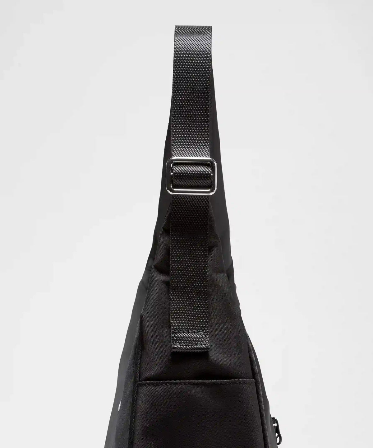 City Essentials Shoulder Bag 4L