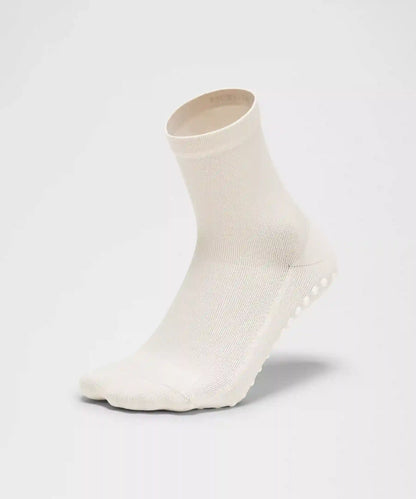 Unisex Find Your Balance Grip Quarter Socks
