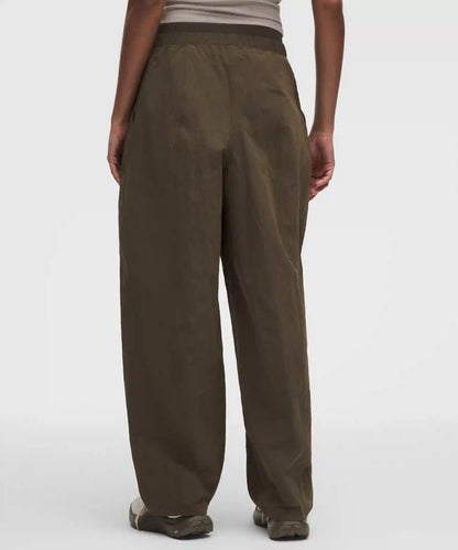 Crinkle Nylon Mid-Rise Barrel-Leg Pant *Short