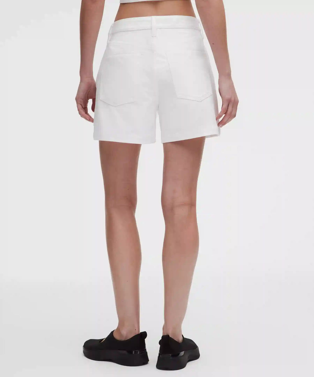 EasyFive Mid-Rise Short 4.5"