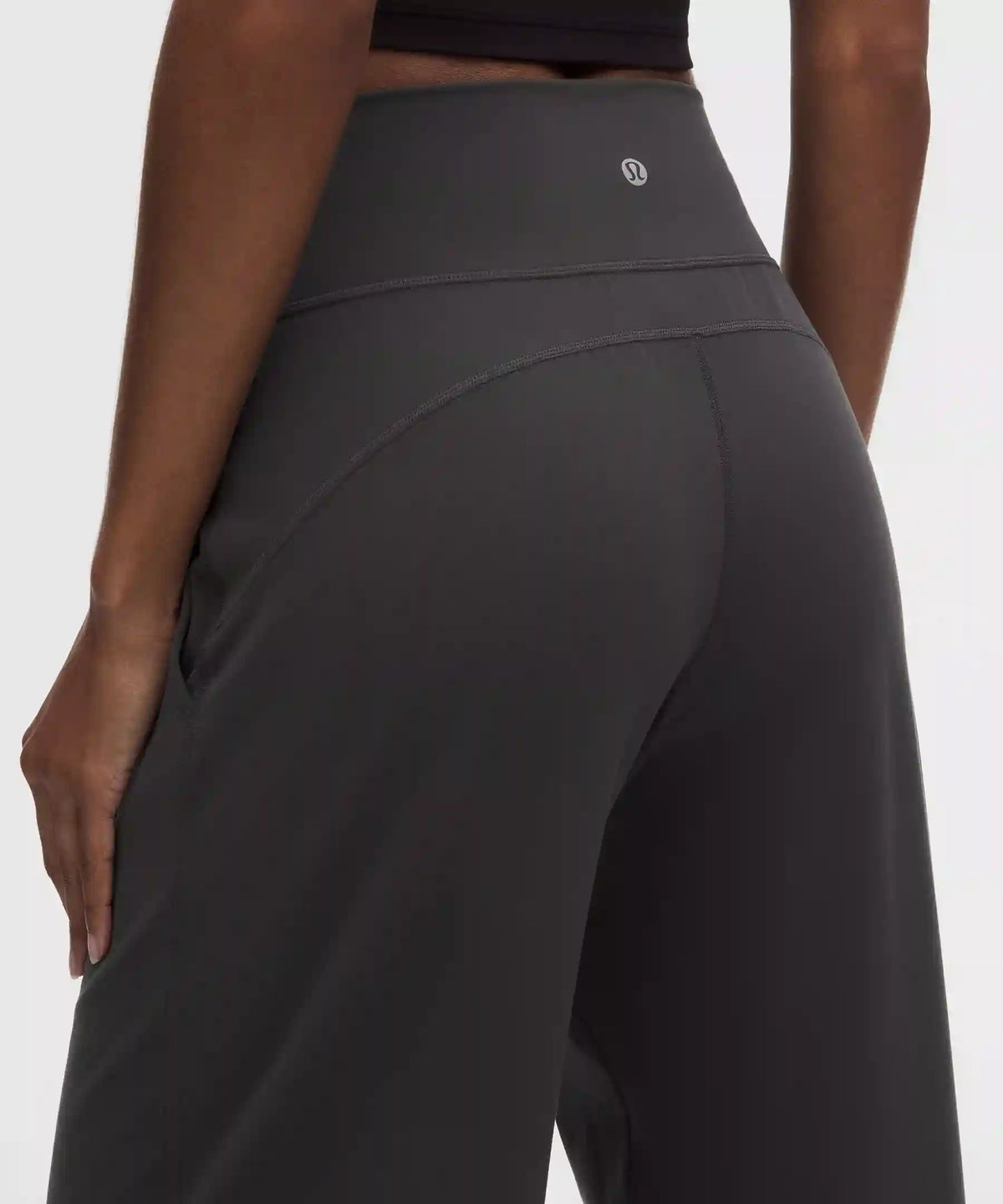 Groove High-Rise Wide-Leg Pant *Short