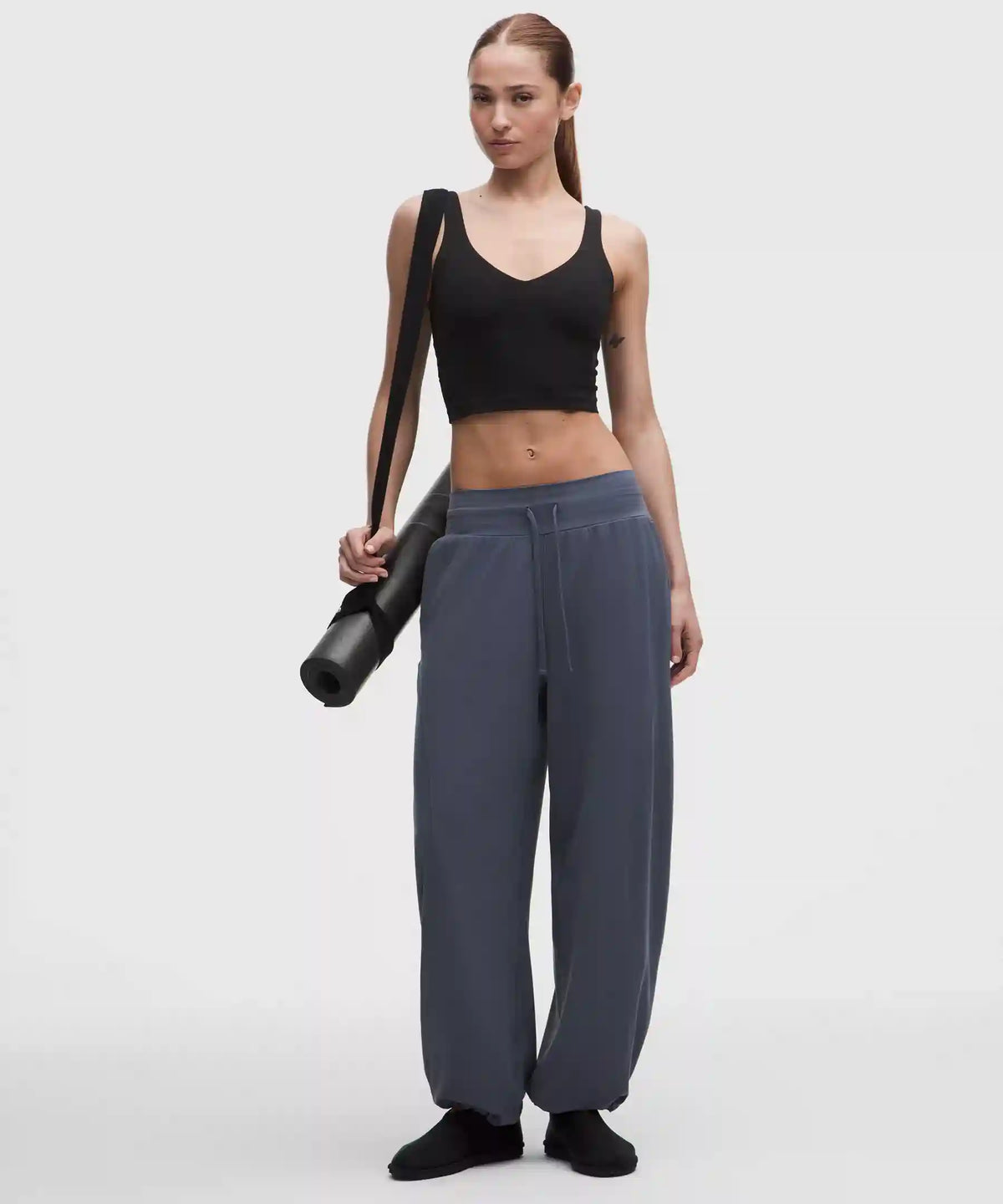 Groove Low-Rise Relaxed Cinch Pant *Regular