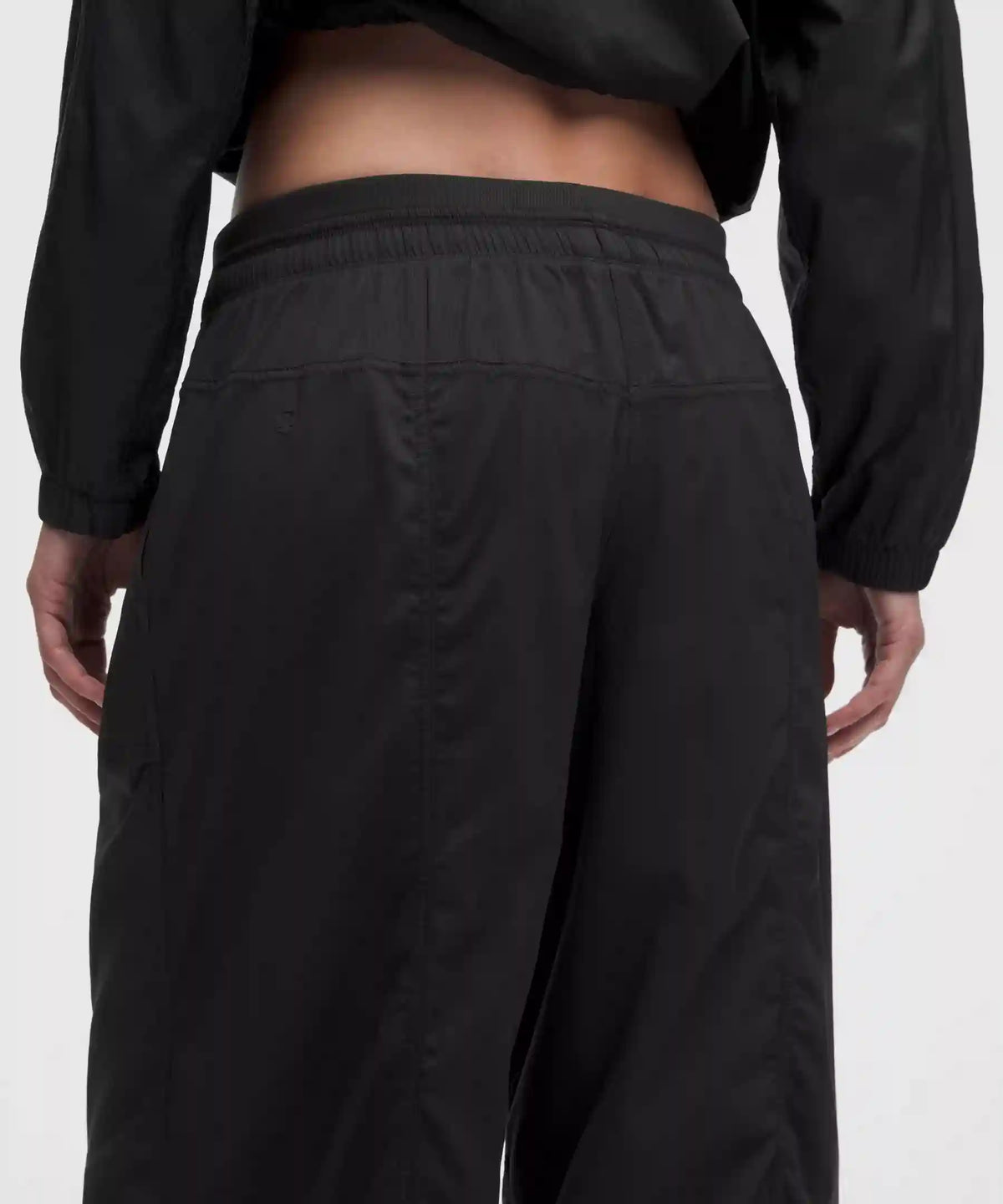 Dance Studio Evolve Low-Rise Oversized Pant *Short