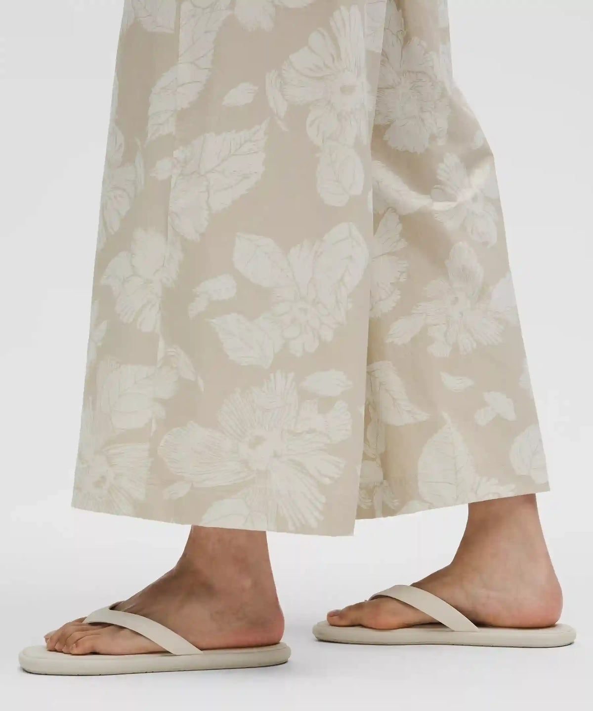 Stretch Woven Ruffle-Waist Wide-Leg Cropped Pant