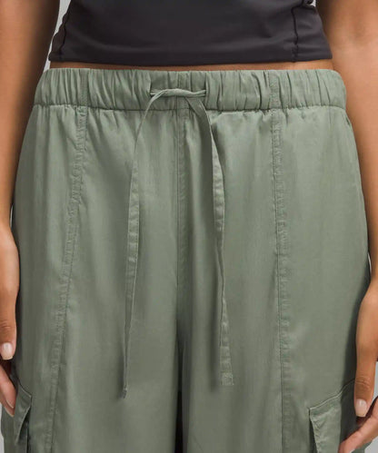 Lightweight Adjustable Mid-Rise Cargo Pant