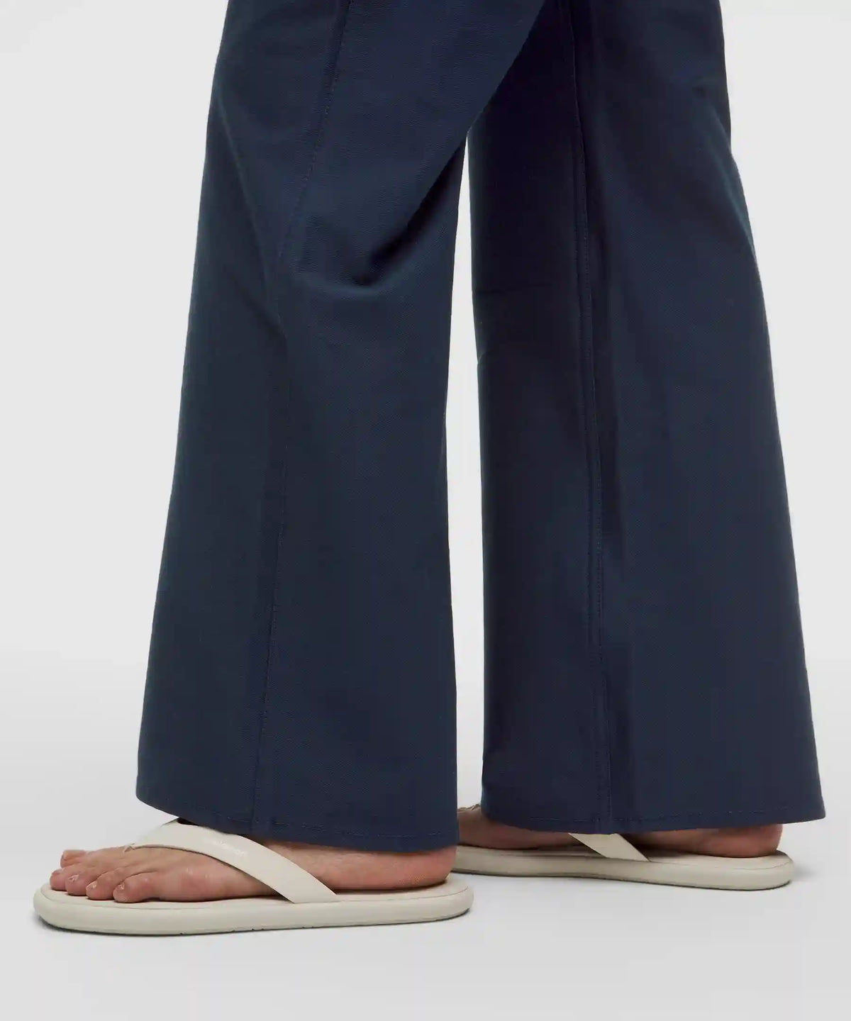 EasyFive High-Rise Subtle-Flare Pant *Regular