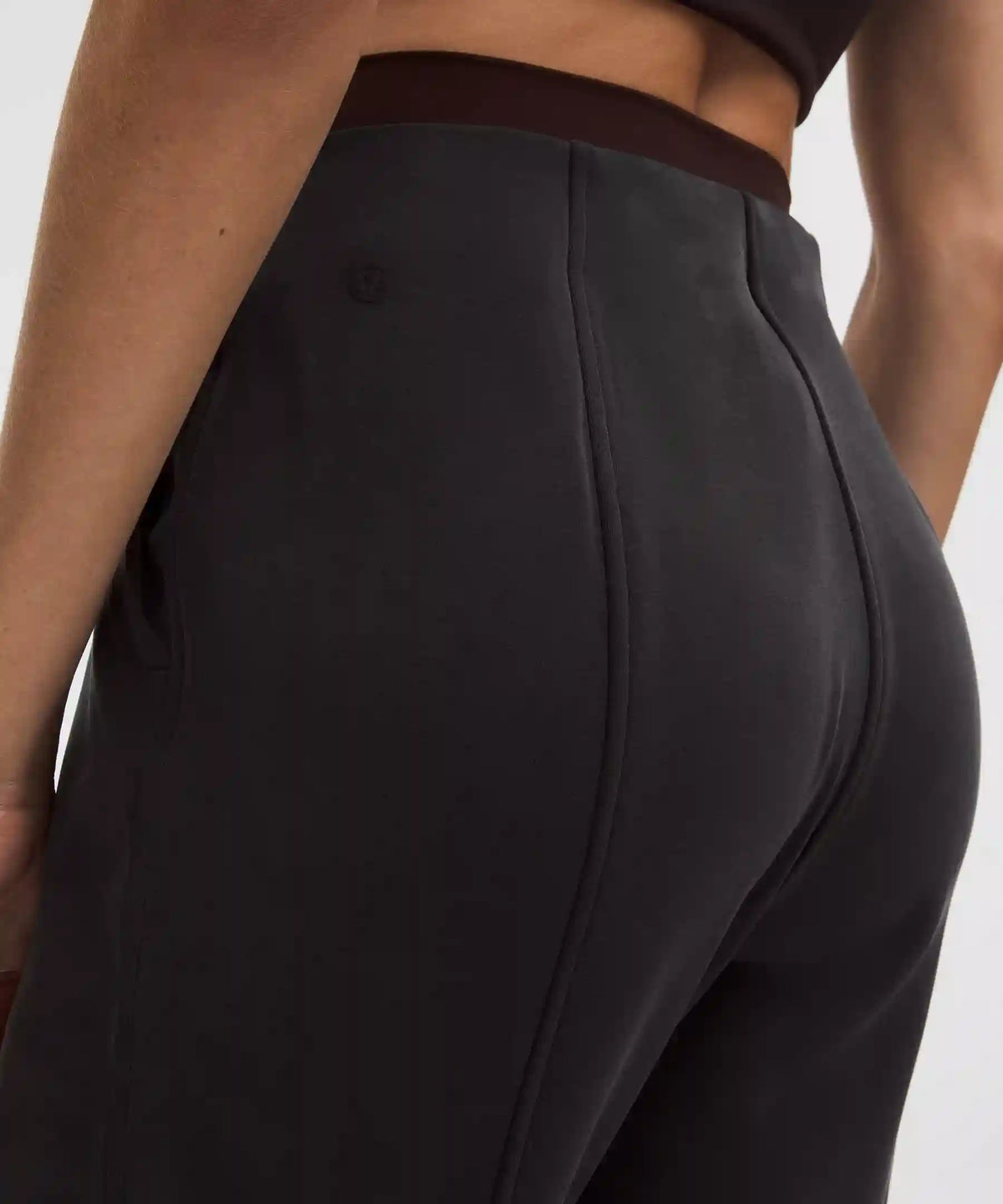 Brushed Softstreme Mid-Rise Flared Pant *Regular