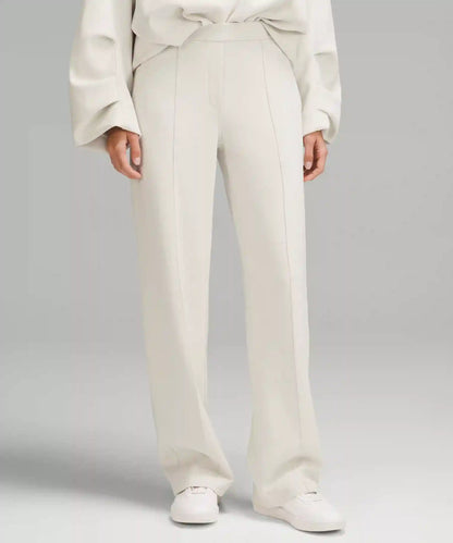 Softstreme Pintuck Mid-Rise Pant *Short