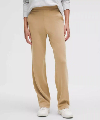 Softstreme High-Rise Straight-Leg Pant *Regular