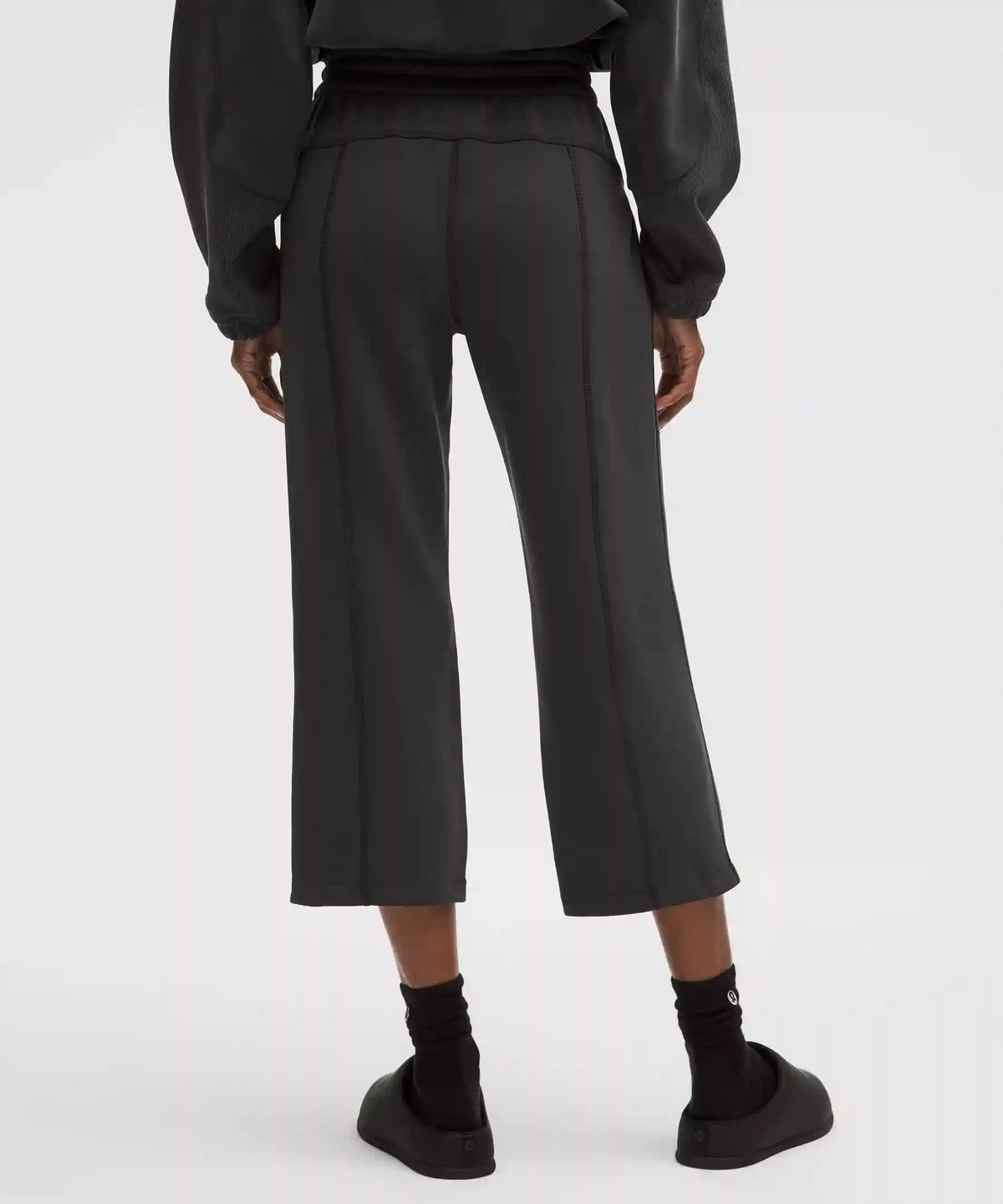 Softstreme High-Rise Straight-Leg Cropped Pant