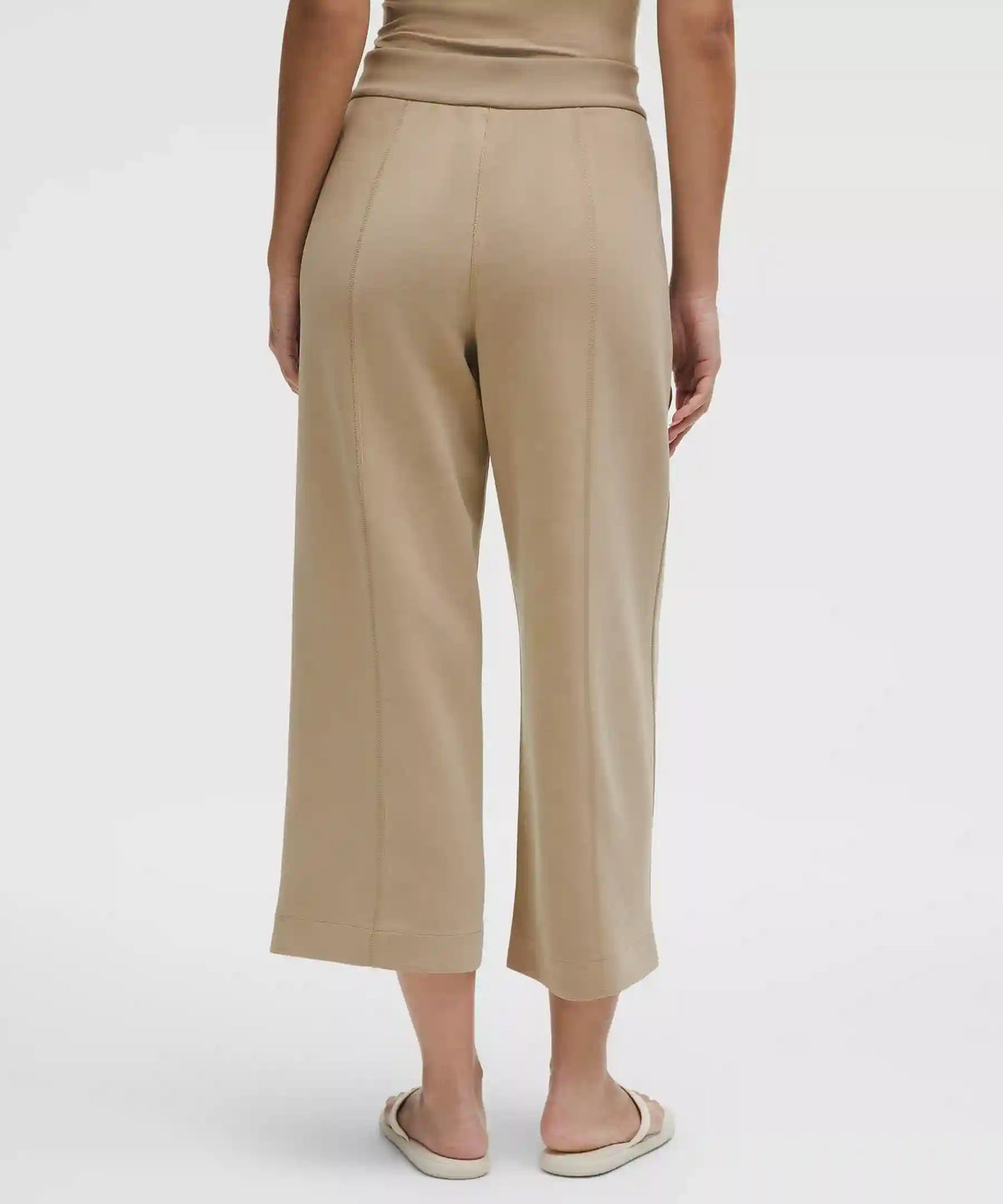Softstreme High-Rise Wide-Leg Cropped Pant