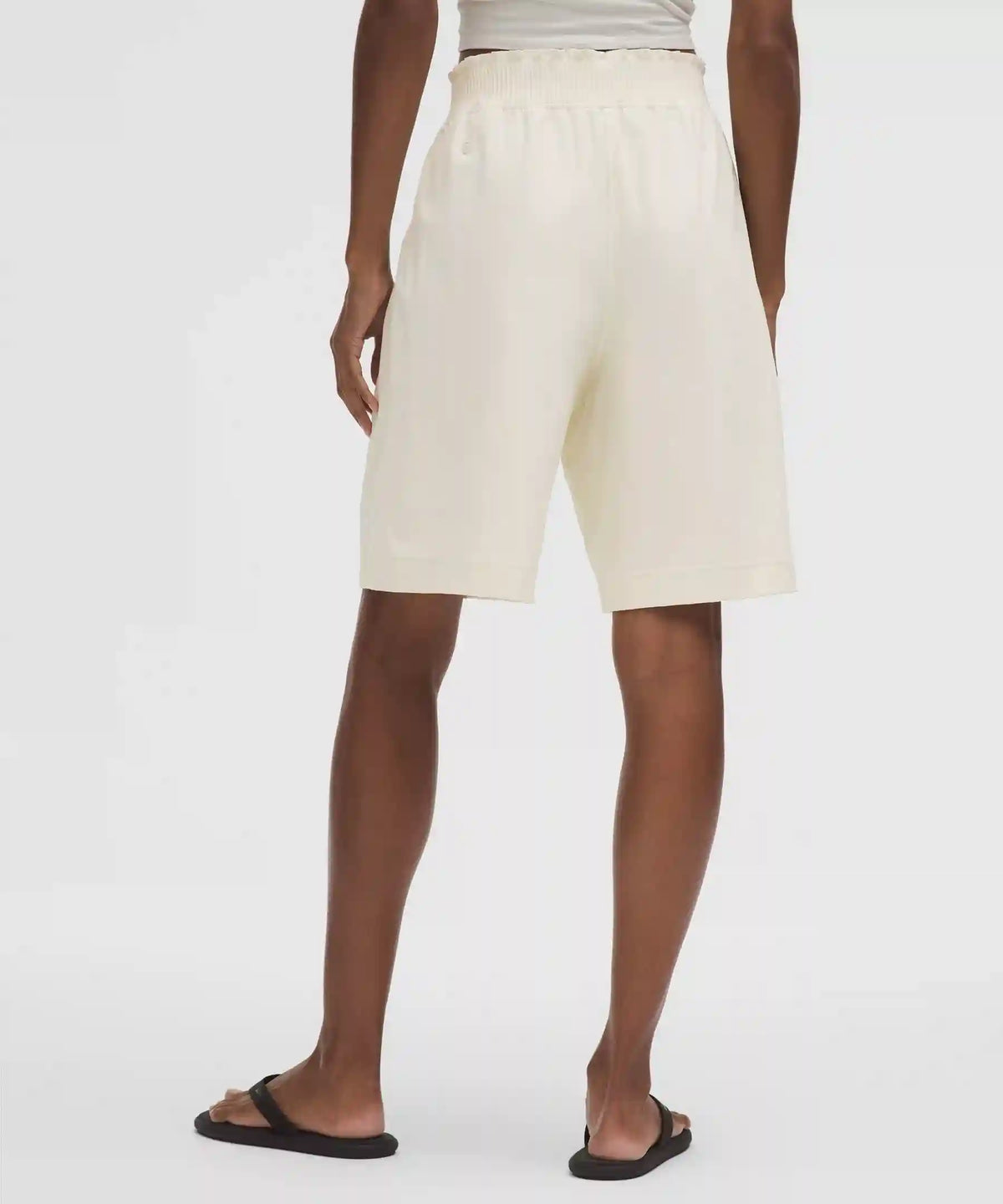 Stretch Woven Ruffle-Waist High-Rise Short 9"