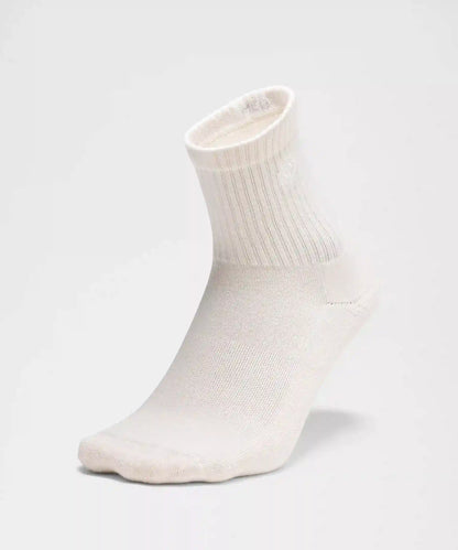 Unisex Daily Essential Quarter Socks