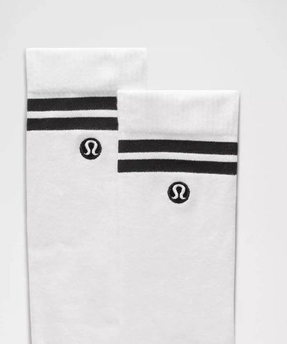 Unisex Daily Essential Knee-High Socks *Stripe