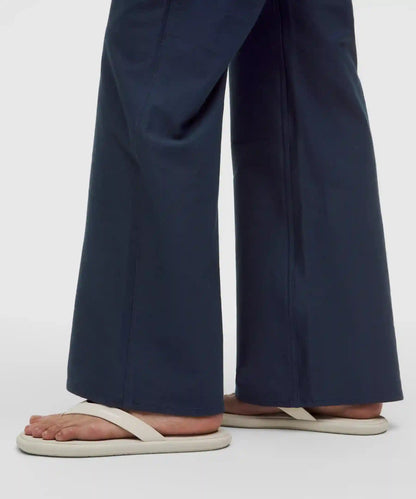EasyFive High-Rise Subtle-Flare Pant *Short