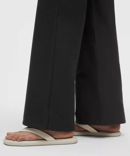 EasyFive High-Rise Subtle-Flare Pant *Short