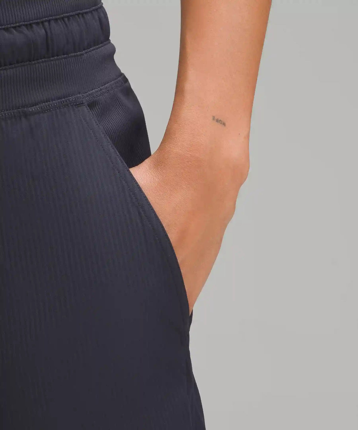 Dance Studio Mid-Rise Cropped Pant