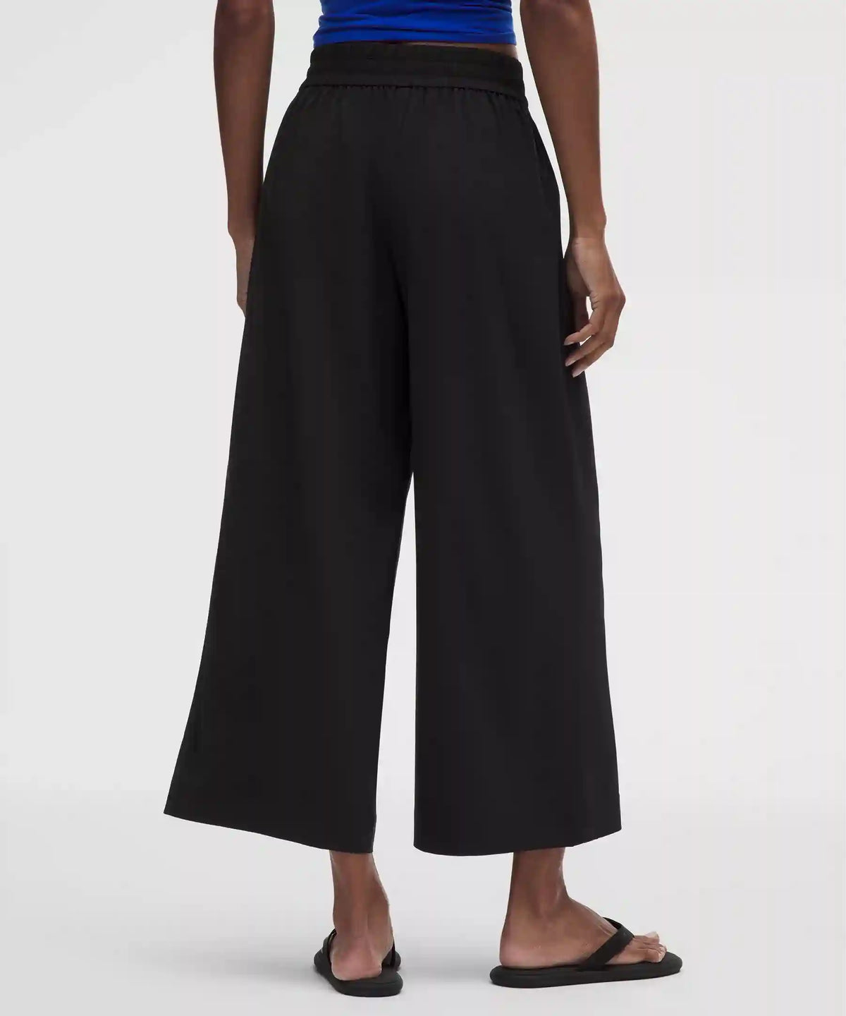 Breezily Mid-Rise Cropped Pant