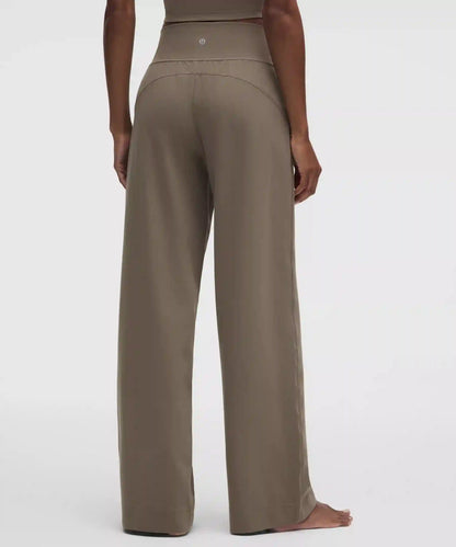 Groove High-Rise Wide-Leg Pant *Short