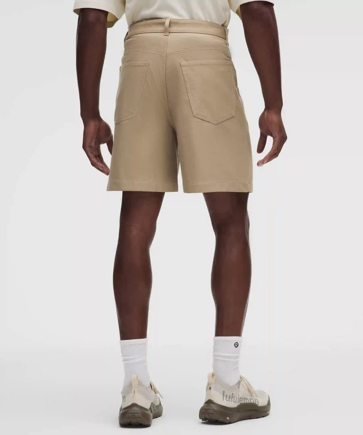 EasyFive Relaxed-Fit Short 7"
