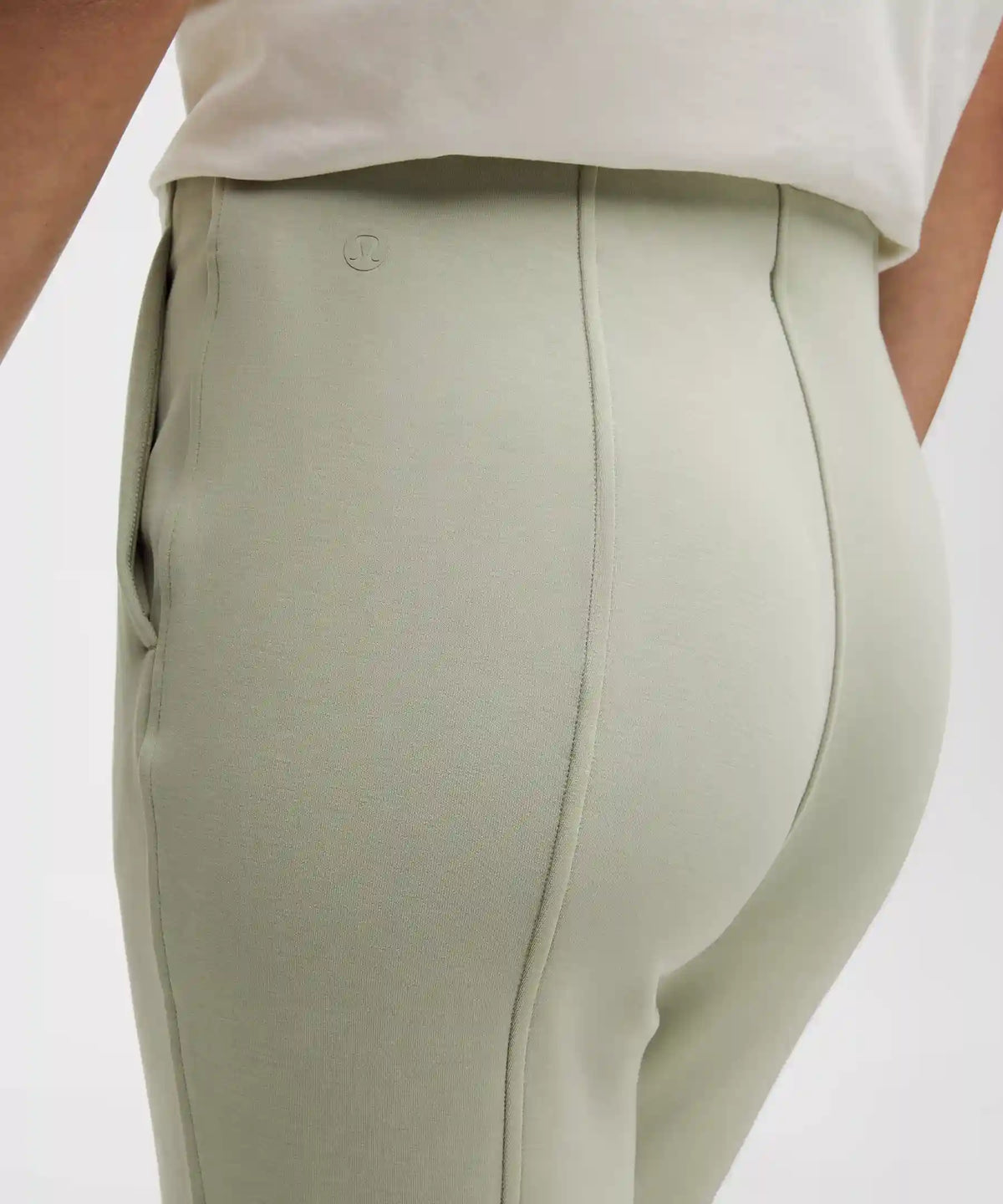 Brushed Softstreme Mid-Rise Flared Pant *Regular