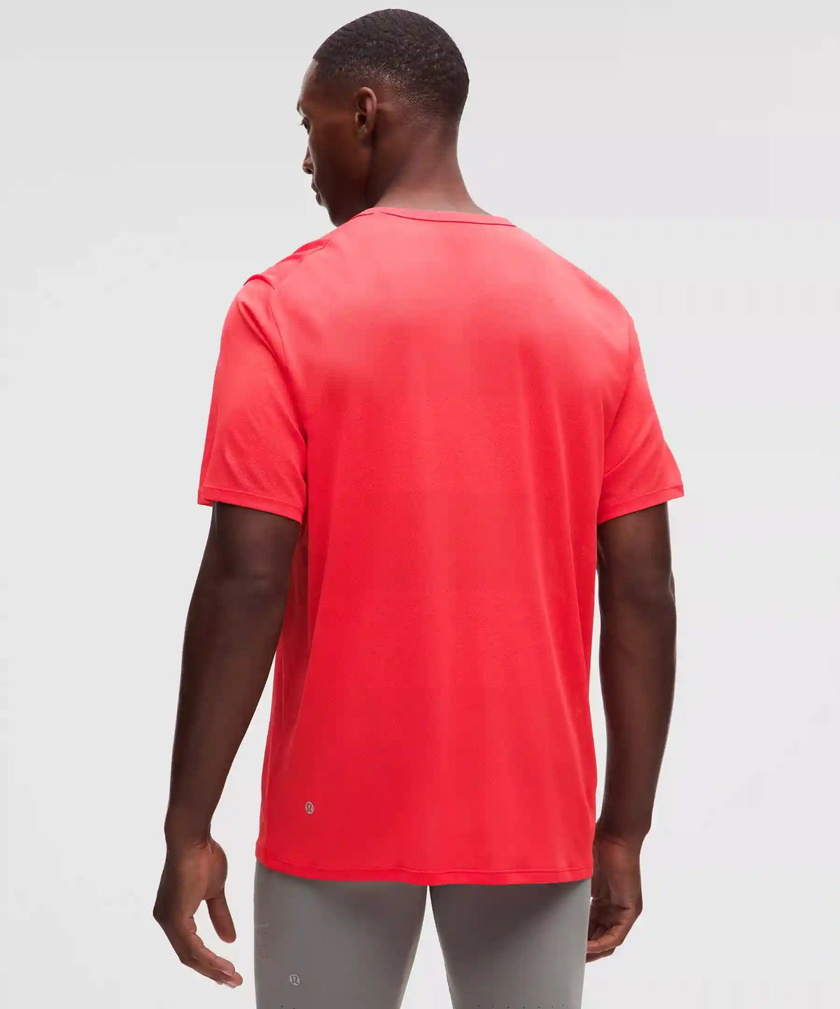 Men's Fast and Free Short-Sleeve Shirt *Perforated Stripe