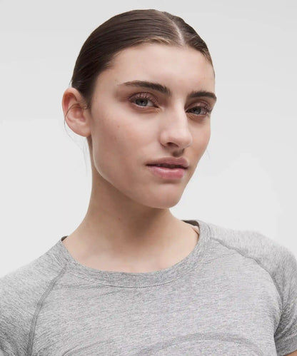Swiftly Tech Short-Sleeve Shirt 2.0 *Hip Length