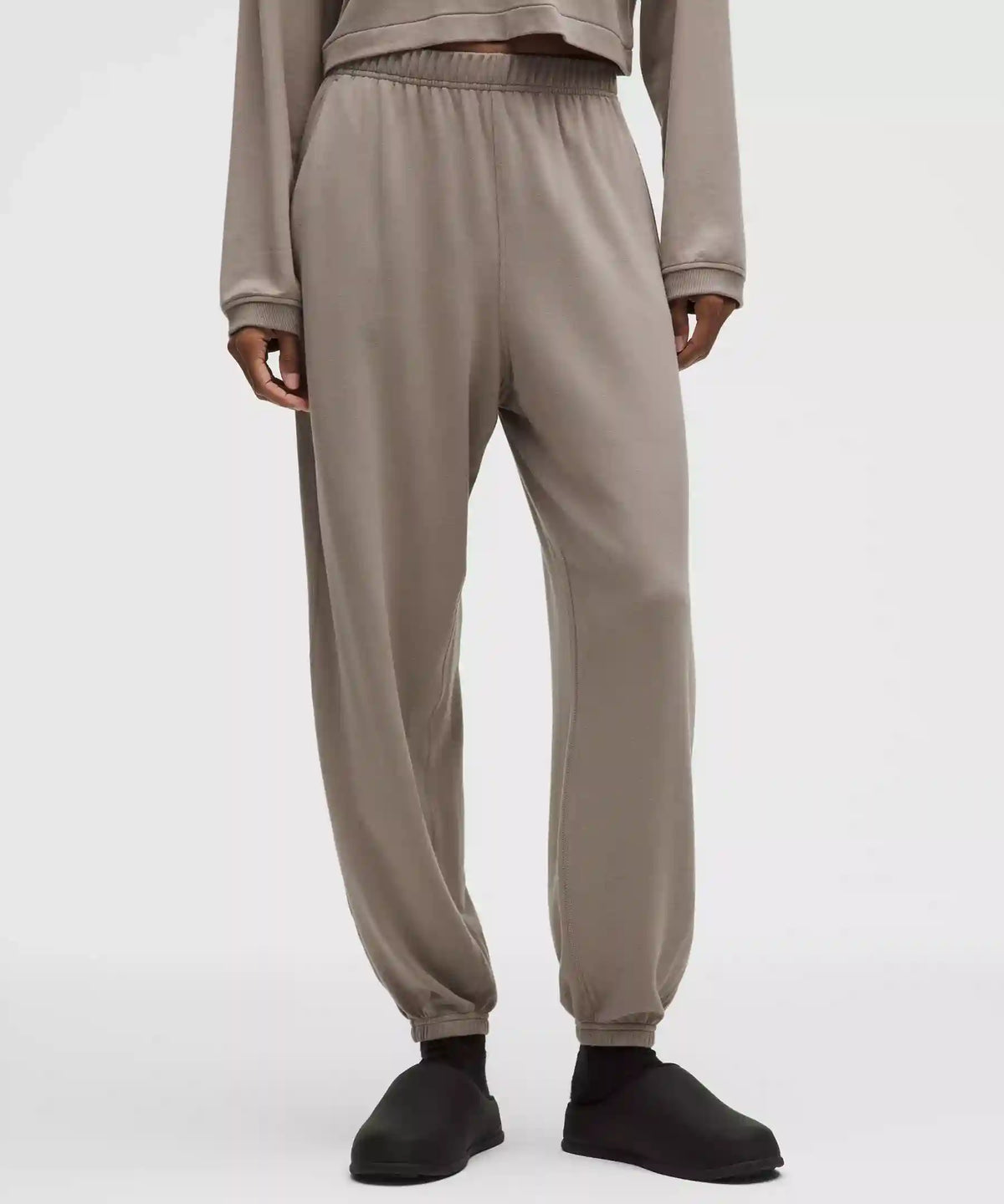 BeCalm Oversized Mid-Rise Pant