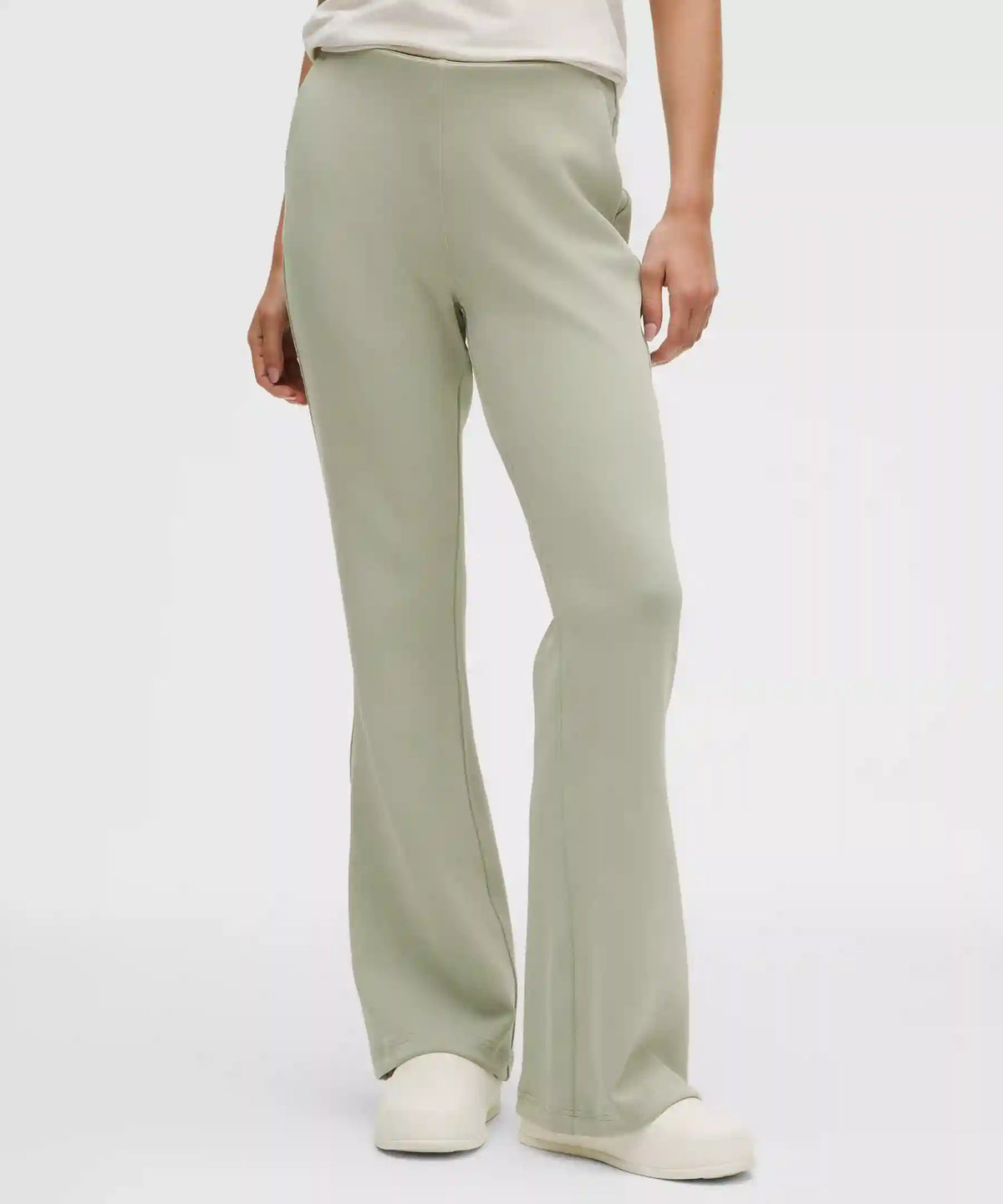 Brushed Softstreme Mid-Rise Flared Pant *Regular