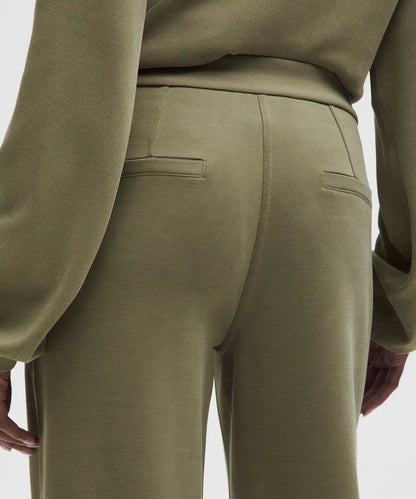 Softstreme Pintuck Mid-Rise Pant *Regular