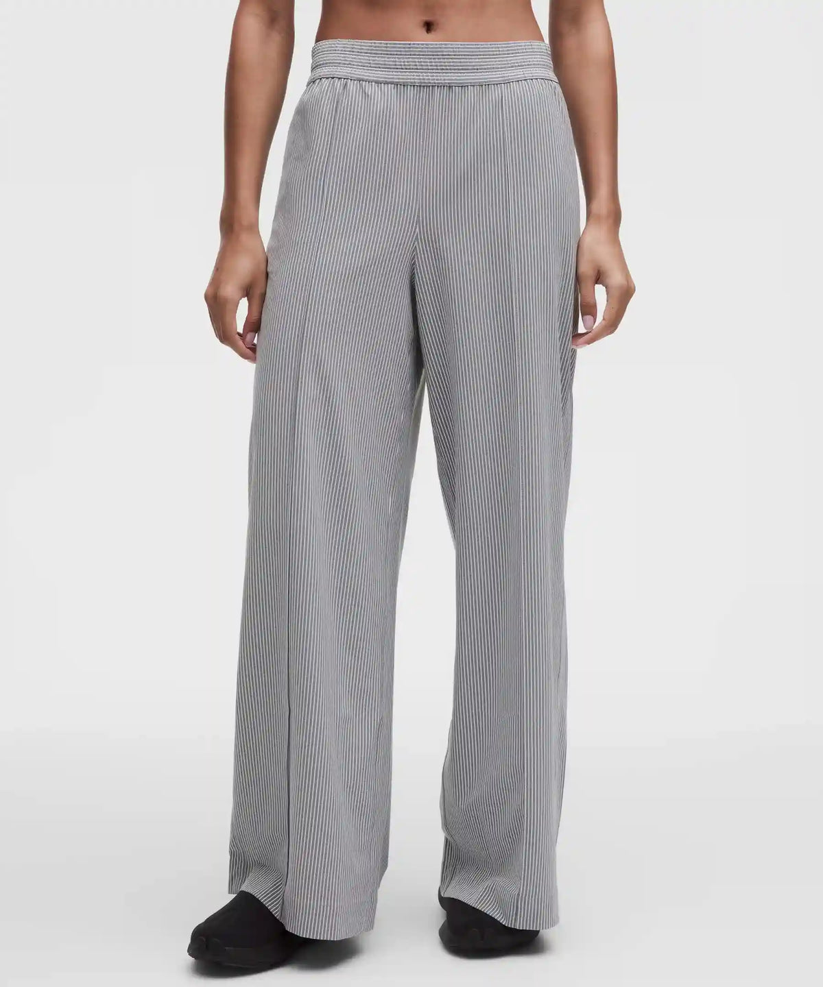 Breezily Mid-Rise Pant *Short