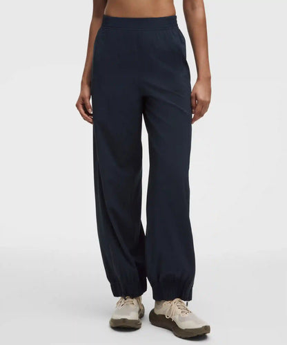 Define High-Rise Swift Jogger *Regular