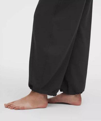 Groove Low-Rise Relaxed Cinch Pant *Short