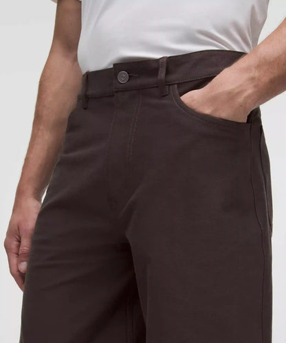 EasyFive Relaxed-Fit Short 9"
