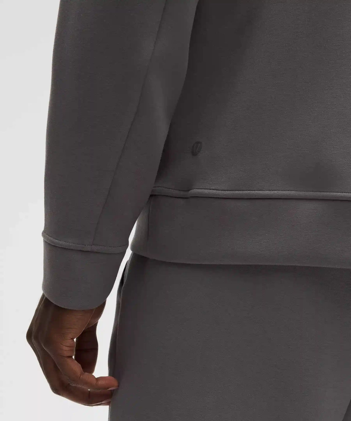 Smooth Spacer Classic-Fit Crew