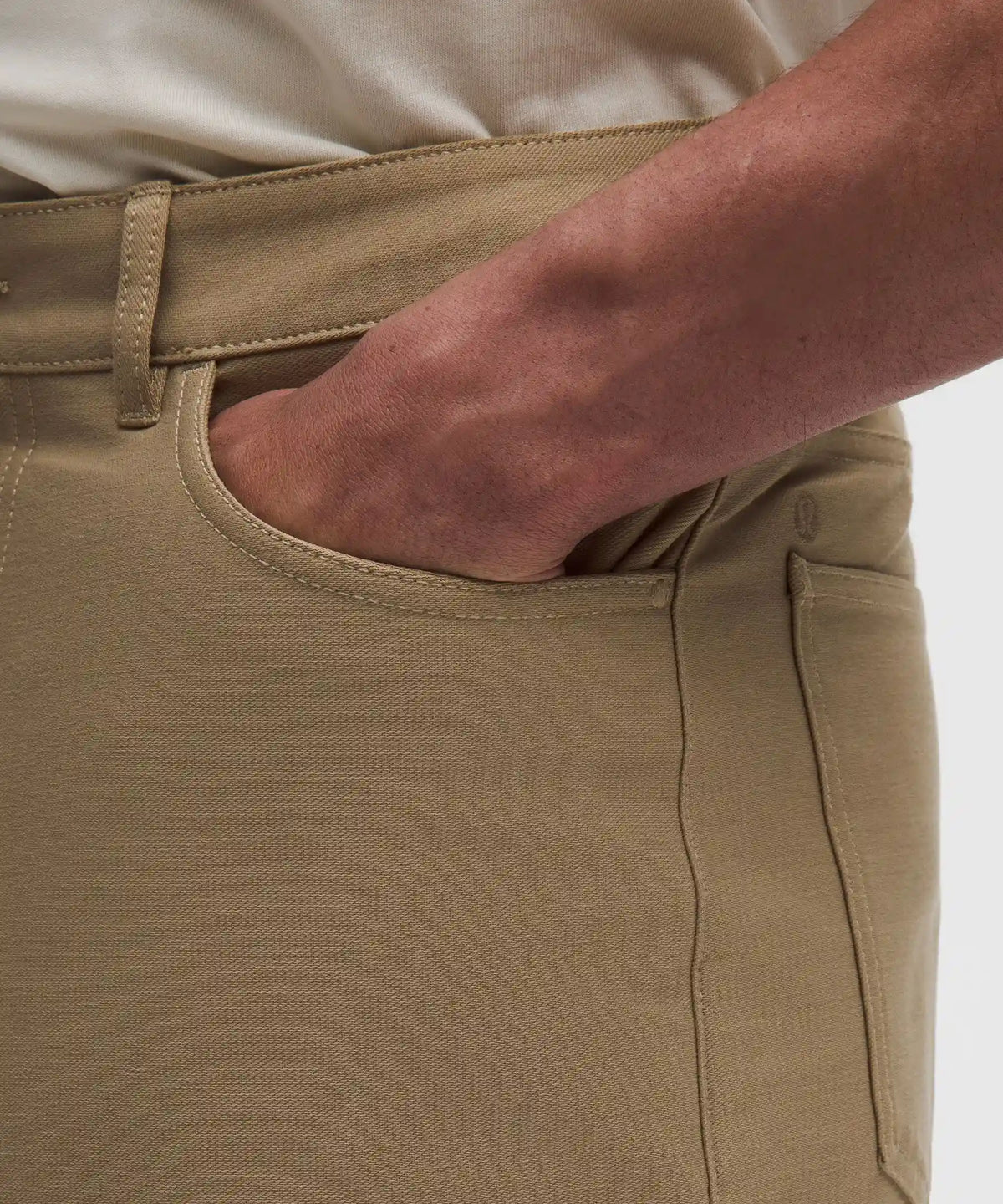 EasyFive Relaxed-Fit Short 9"